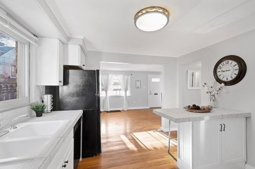 4125 Gladstone St, Pittsburgh PA 15207-1423 exterior