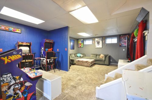 214 Lawrence St, Mishawaka IN 46545-6123 exterior