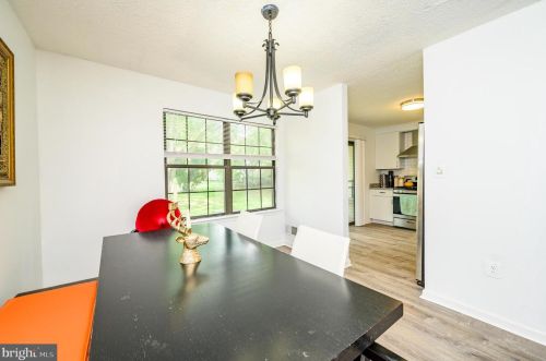 2 Drewes Ct, Trenton NJ 08648-2627 exterior