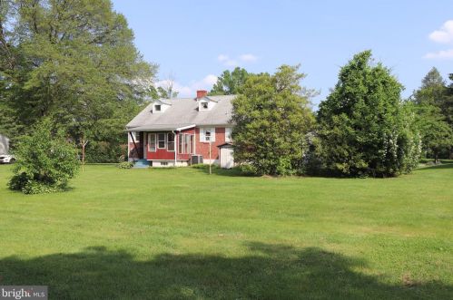 727 Chestnut St, Limerick PA 19468-2117 exterior