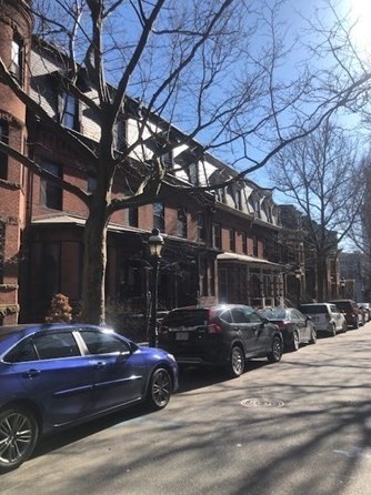 24 Mattoon St, Springfield MA 01105-1715 exterior