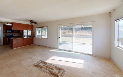 13052 April Dr, Riverside CA 92503-0933 exterior