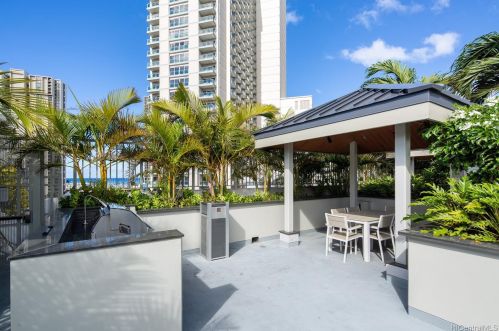 1631 Kapiolani Blvd, Honolulu HI  96814-4718 exterior