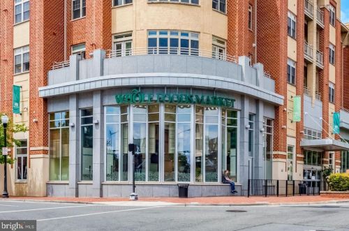 2151 Jamieson Ave, Alexandria VA 22314-5705 exterior