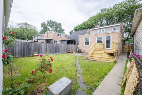 4572 Melvina Ave, Chicago IL  60630-3014 exterior