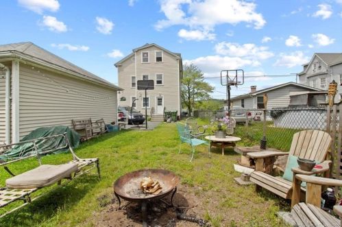 142 East St, Wallingford CT 06492-4006 exterior