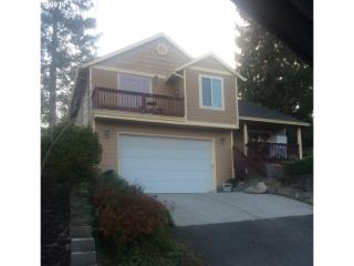 12210 19th Ave, Portland, OR 97222-7807