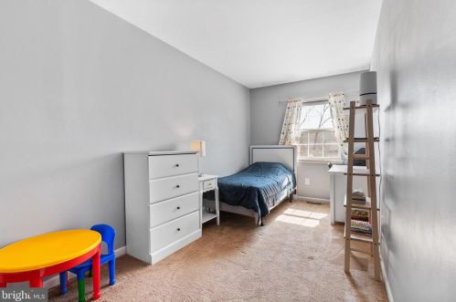 9931 Crestmont Ave, Philadelphia PA 19114-1951 exterior