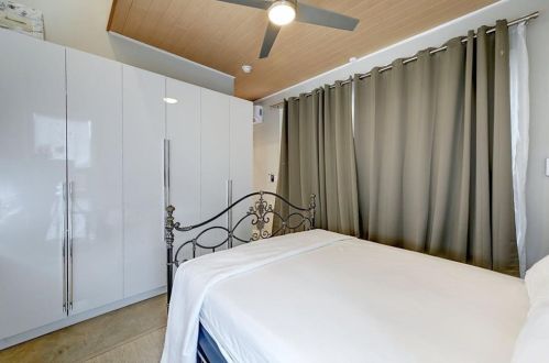 2513 10th St, Austin TX 78703-3334 exterior