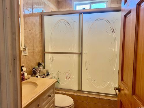 1500 Crosby Ave, Bronx NY 10461-4901 exterior