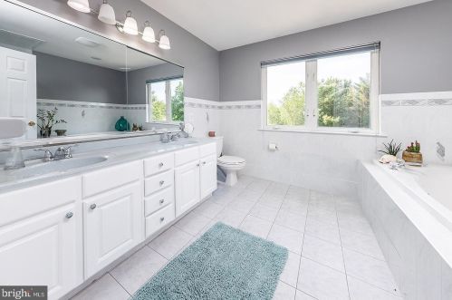 31 Orch Dr, Harrison Township NJ 08062-9469 exterior