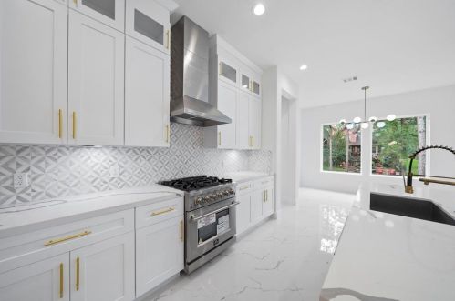 8610 Cross Country Dr, Humble TX 77346-6115 exterior