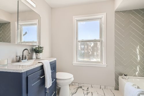 7433 Prairie Ave, Chicago IL  60619-1824 exterior