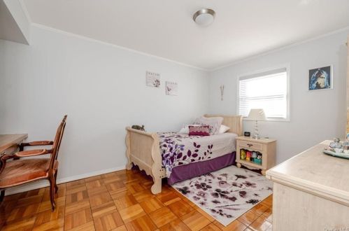 3327 Campbell Dr, Bronx NY 10465-1358 exterior