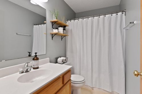 867 Ravoux Cir, Chaska MN 55318-2406 exterior