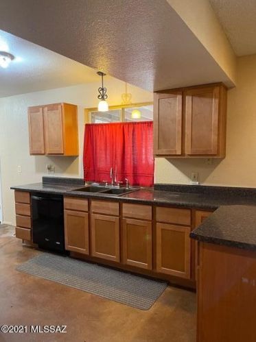 5276 Camino De Ln Tierra, Tucson AZ 85746-1018 exterior