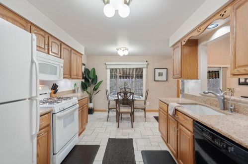 509 Newport Dr, Pittsburgh PA  15235-3228 exterior