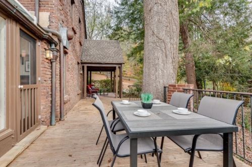 1289 Beech Vly Rd, Atlanta GA 30306-3123 exterior