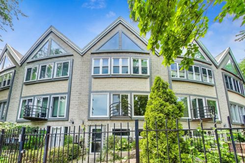 1872 Oakley Ave, Chicago IL  60647-4412 exterior