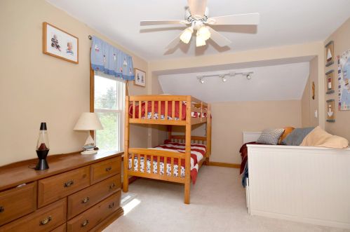 250 3 St, Elmhurst IL 60126-2460 exterior