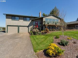 22575 Naomi Dr, Happy Valley, OR 97089-8220