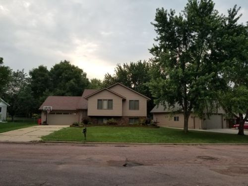 1512 Rushmore Dr, Corson, SD 57005-1612
