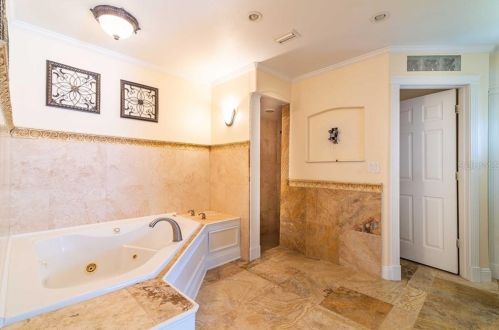 4302 Middle Lk Dr, Tampa FL 33624-3411 exterior