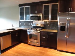 7914 Ashworth Ave, Seattle WA  98103-4849 exterior