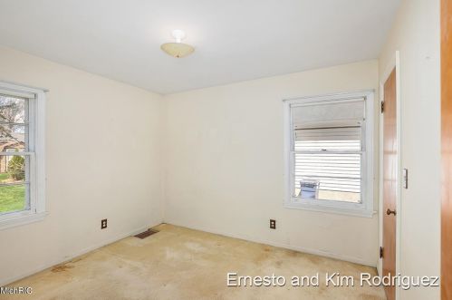 821 Fairfield Ave, Grand Rapids MI 49504-3743 exterior