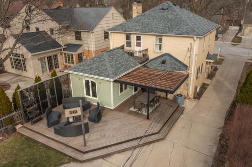 2425 88th St, Milwaukee, WI 53226-1955