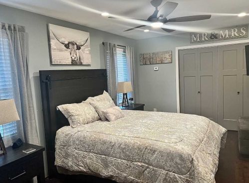 18 Peacock Ln, Poughkeepsie NY 12601-5711 exterior