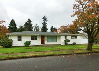 216 106th Ave, Portland, OR 97216-2726