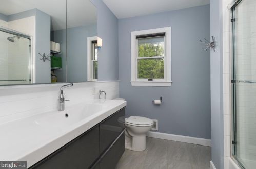 35 Linwood Cir, Princeton NJ 08540-3624 exterior