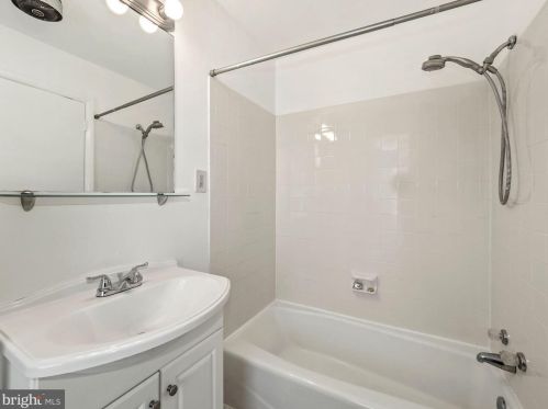 2120 N St, Washington DC  20037-3012 exterior