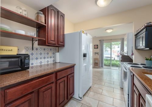 3647 Kenbrooke Ct, Kalamazoo MI 49006-5438 exterior