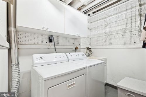 1715 Belle Haven Rd, Alexandria VA  22307-1223 exterior