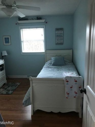 2102 Monte Ave, Meskegon MI 49444-4524 exterior