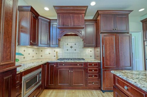 121 Radcliff Dr, Pittsburgh, PA 15237-3384