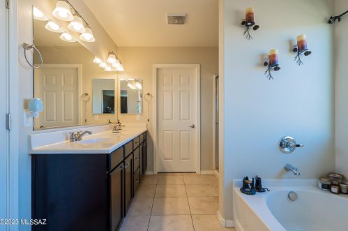 7300 Heartwood Dr, Tucson AZ  85756-6109 exterior