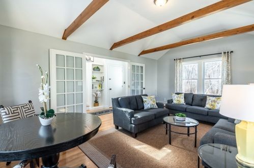 625 Turnpike St, North Andover MA 01845-6007 exterior