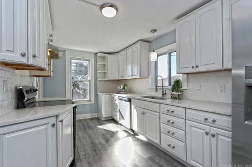 257 Washington St, Wallingford, CT 06492-2325