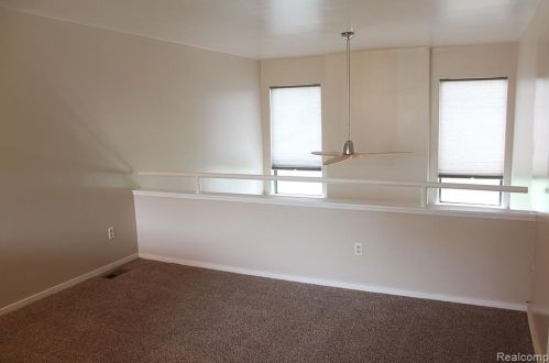 627 Ashley Cir, Rochester MI 48307-4593 exterior