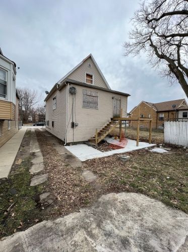 2728 76th St, Chicago IL  60649-4314 exterior