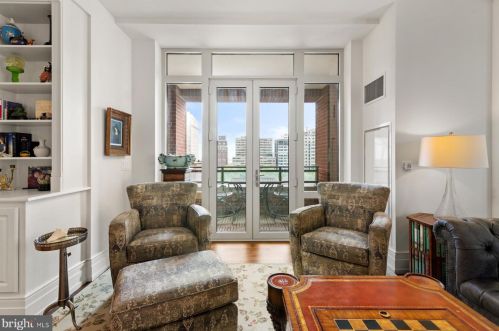 130 18th St, Philadelphia PA 19103-4923 exterior