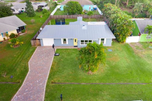 709 Dorchester St, Fort Pierce FL  34983-8762 exterior