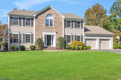 32 Gates Ave, Chatham Township, NJ 07928-1414