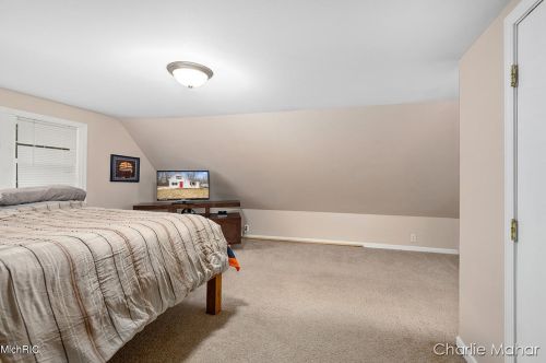 1118 Kenwood Ave, Belding MI 48809-1313 exterior