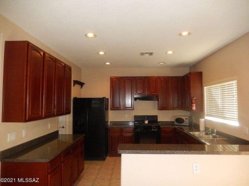 1033 Seashell Ct, Tucson AZ  85704-2544 exterior