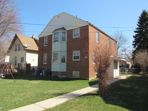 221 64th St, Milwaukee, WI 53213-4012