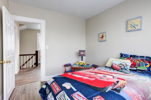 42 Loring Ave, Edison NJ  08817-4412 exterior